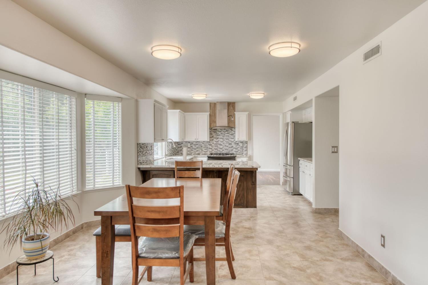 1917 E Serena Ave, Fresno, CA 93720