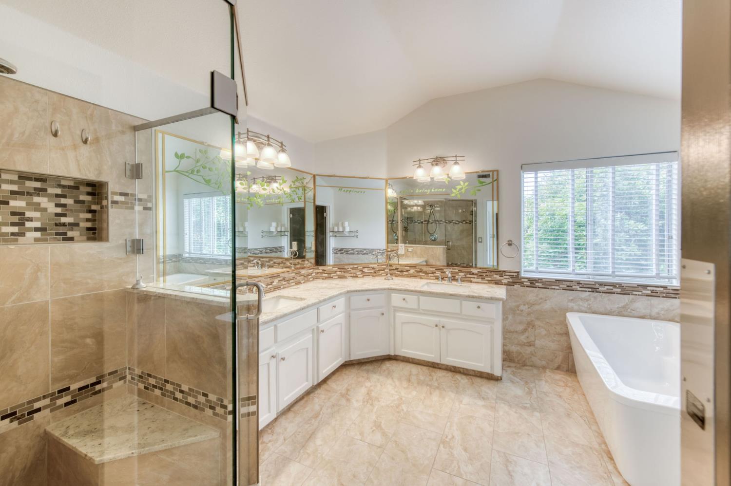 1917 E Serena Ave, Fresno, CA 93720