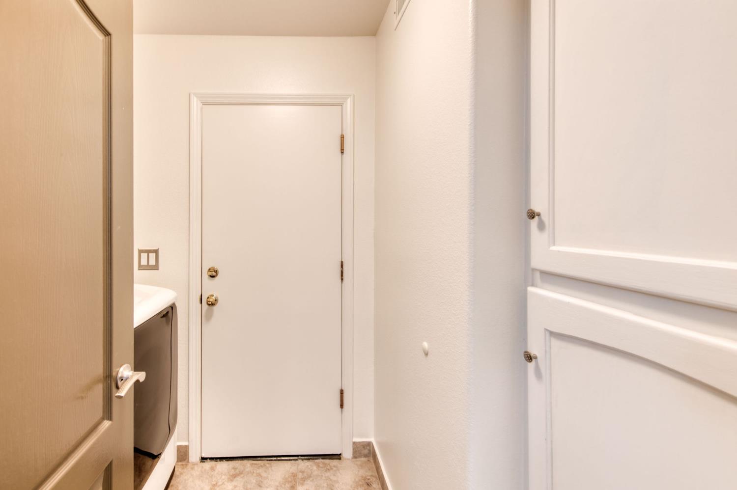 1917 E Serena Ave, Fresno, CA 93720