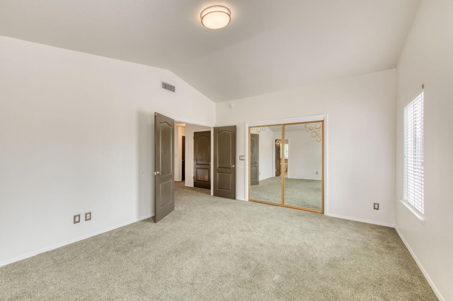 1917 E Serena Ave, Fresno, CA 93720