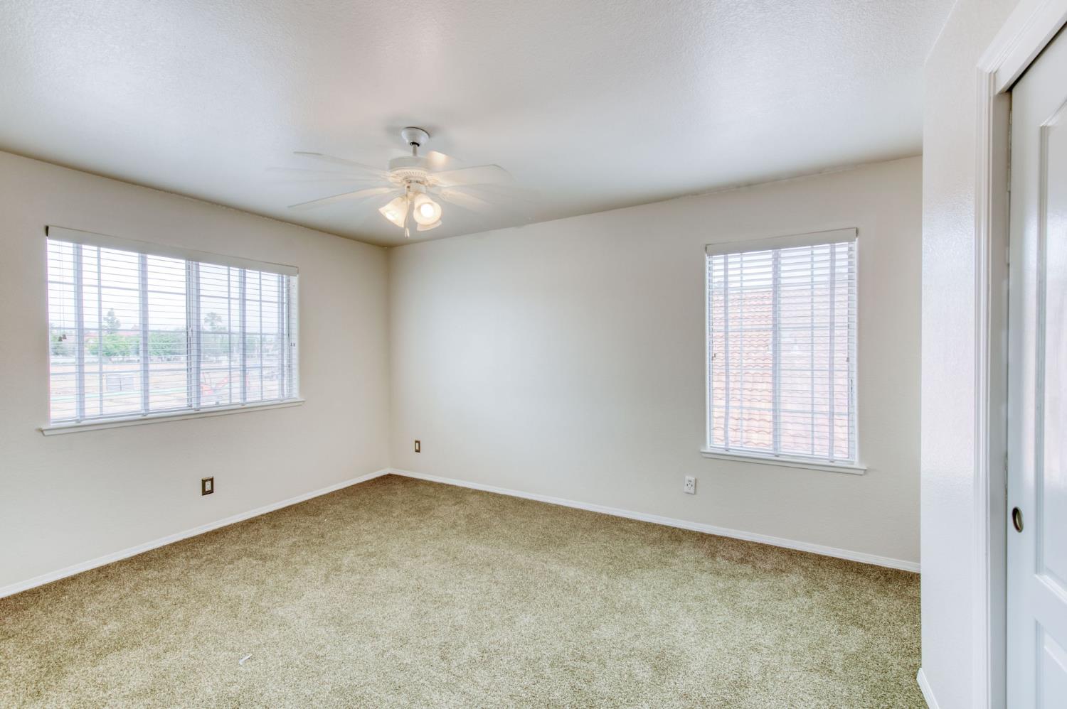 1917 E Serena Ave, Fresno, CA 93720