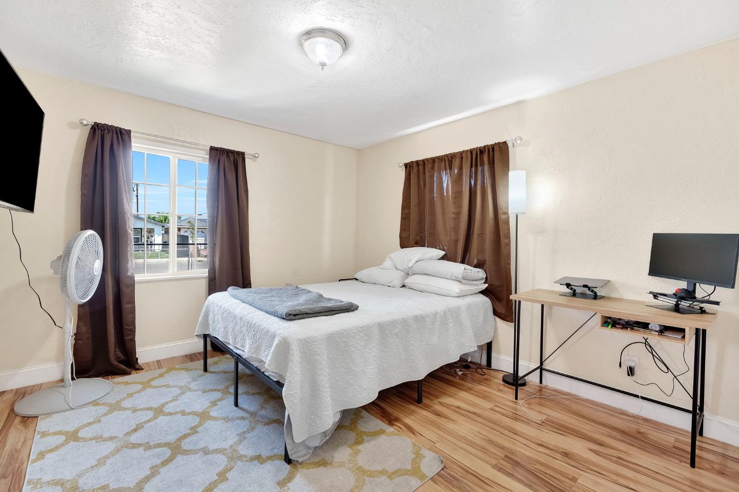 4104 E Madison Ave, Fresno, CA 93702