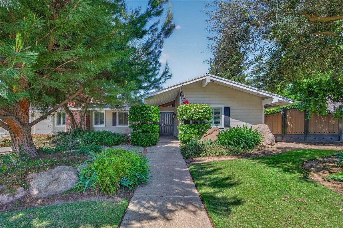 3132 W Alluvial Ave, Fresno, CA 93711