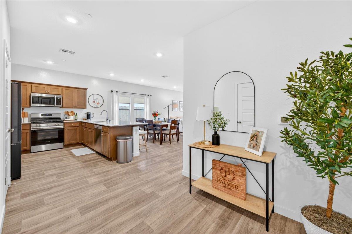 7118 W Willis Ave, Fresno, CA 93723