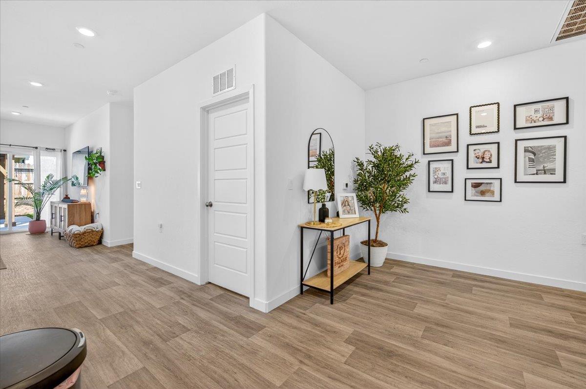 7118 W Willis Ave, Fresno, CA 93723