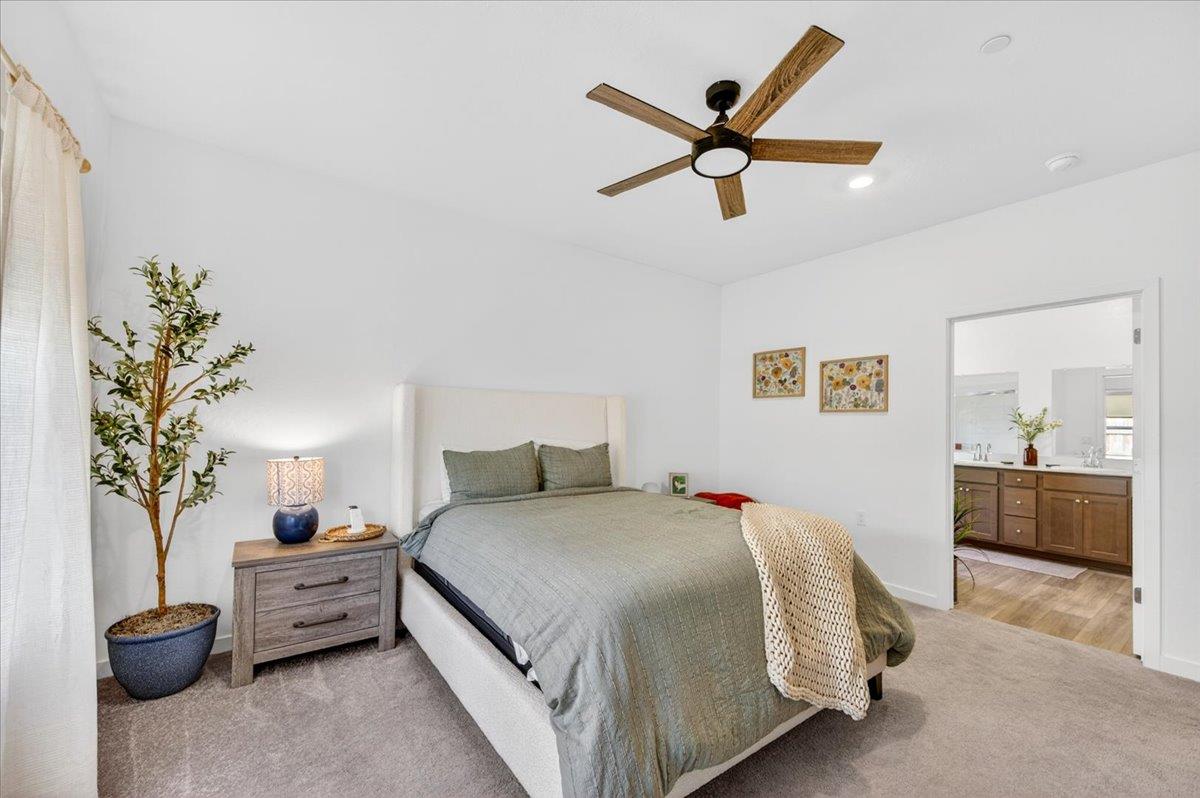 7118 W Willis Ave, Fresno, CA 93723