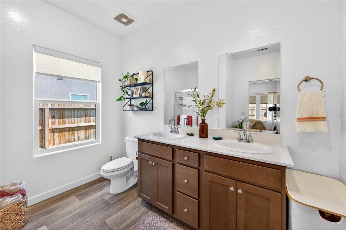 7118 W Willis Ave, Fresno, CA 93723