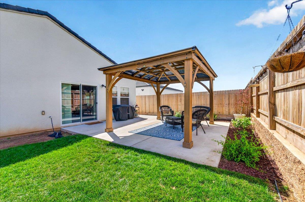 7118 W Willis Ave, Fresno, CA 93723