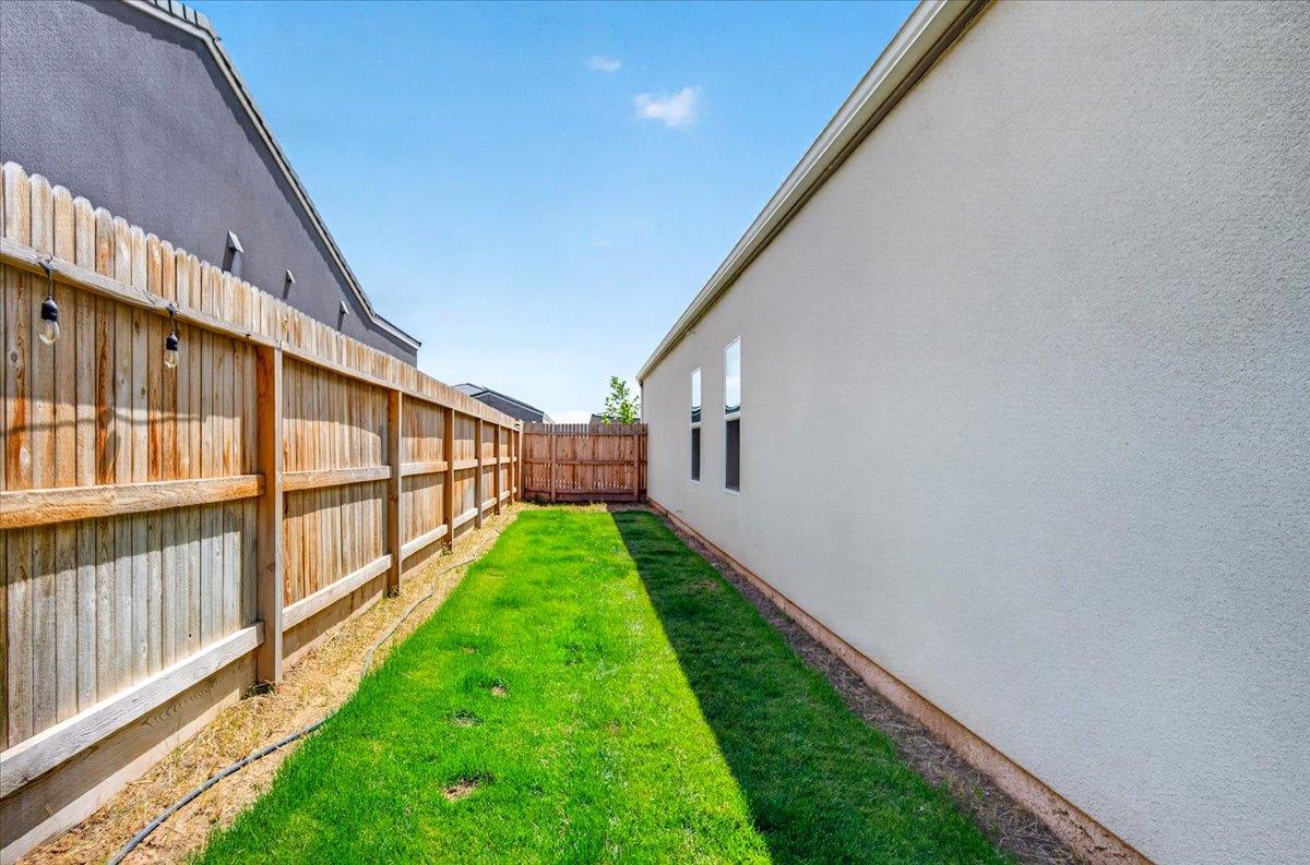 7118 W Willis Ave, Fresno, CA 93723