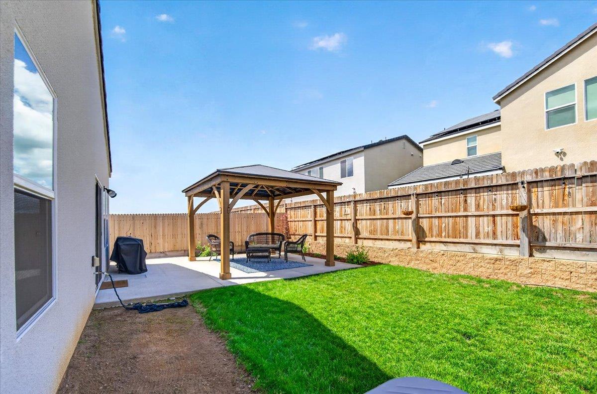 7118 W Willis Ave, Fresno, CA 93723