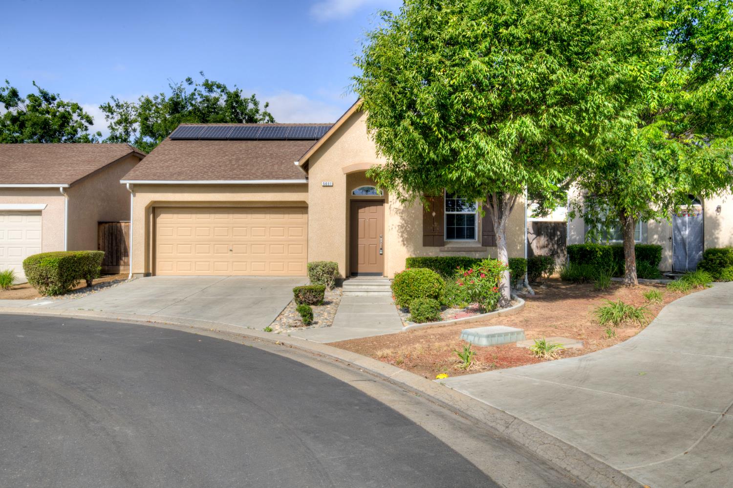 5691 N Crabapple Dr, Fresno, CA 93711