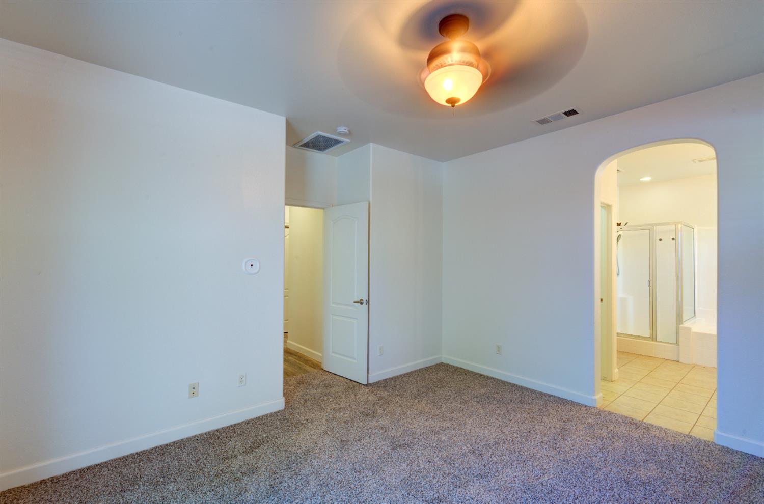 5691 N Crabapple Dr, Fresno, CA 93711