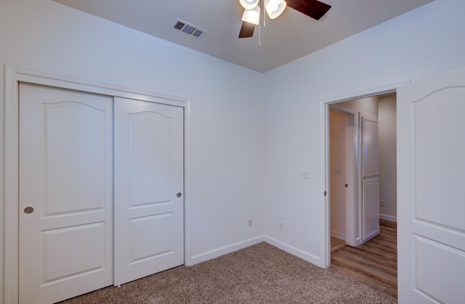 5691 N Crabapple Dr, Fresno, CA 93711