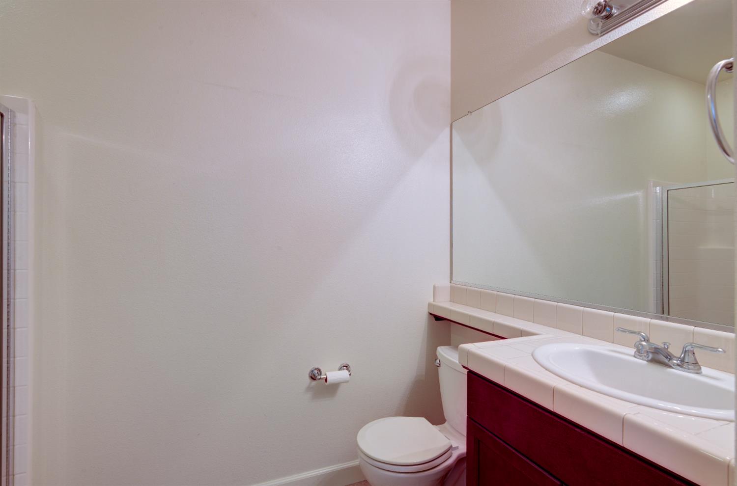 5691 N Crabapple Dr, Fresno, CA 93711