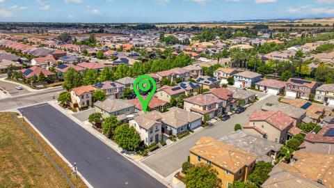1502 N Reunion Way, Clovis, CA 93619