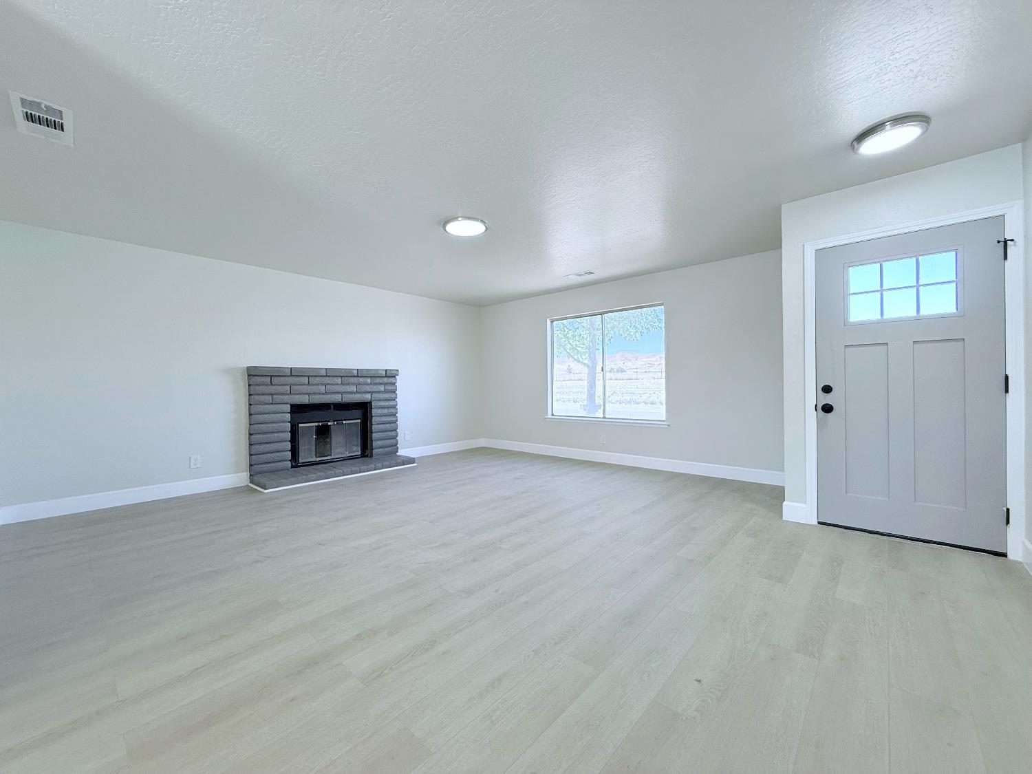 725 S Monterey Ave, Coalinga, CA 93210