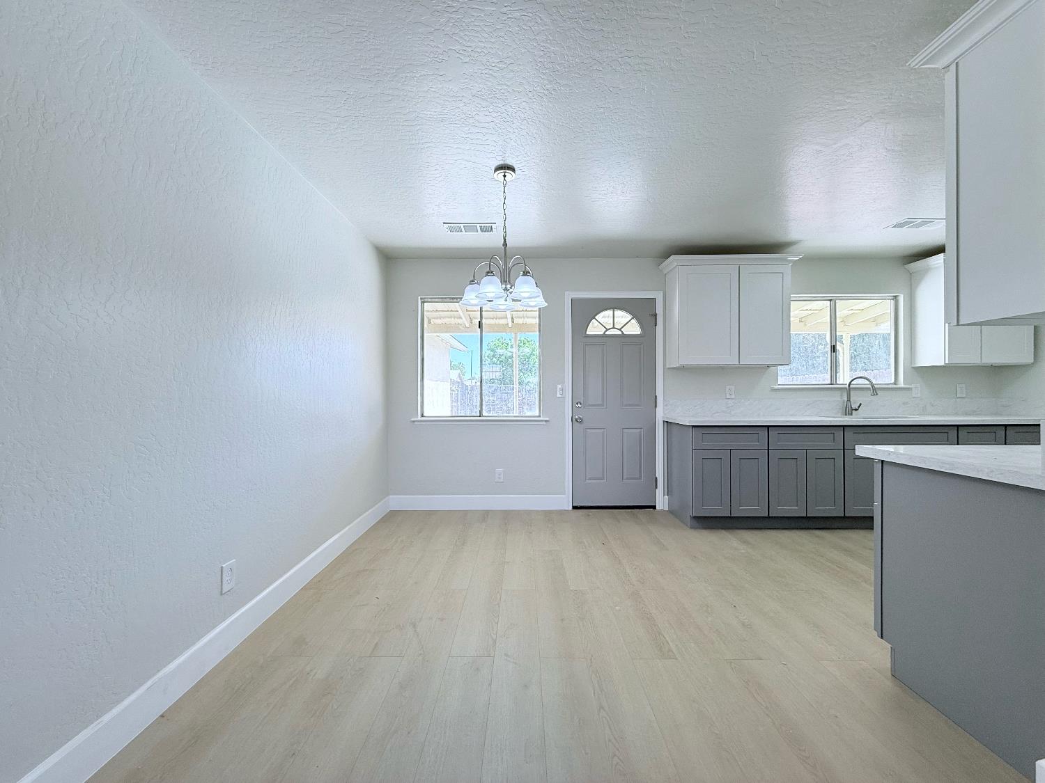 725 S Monterey Ave, Coalinga, CA 93210