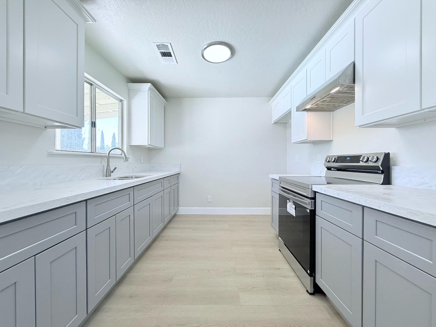 725 S Monterey Ave, Coalinga, CA 93210