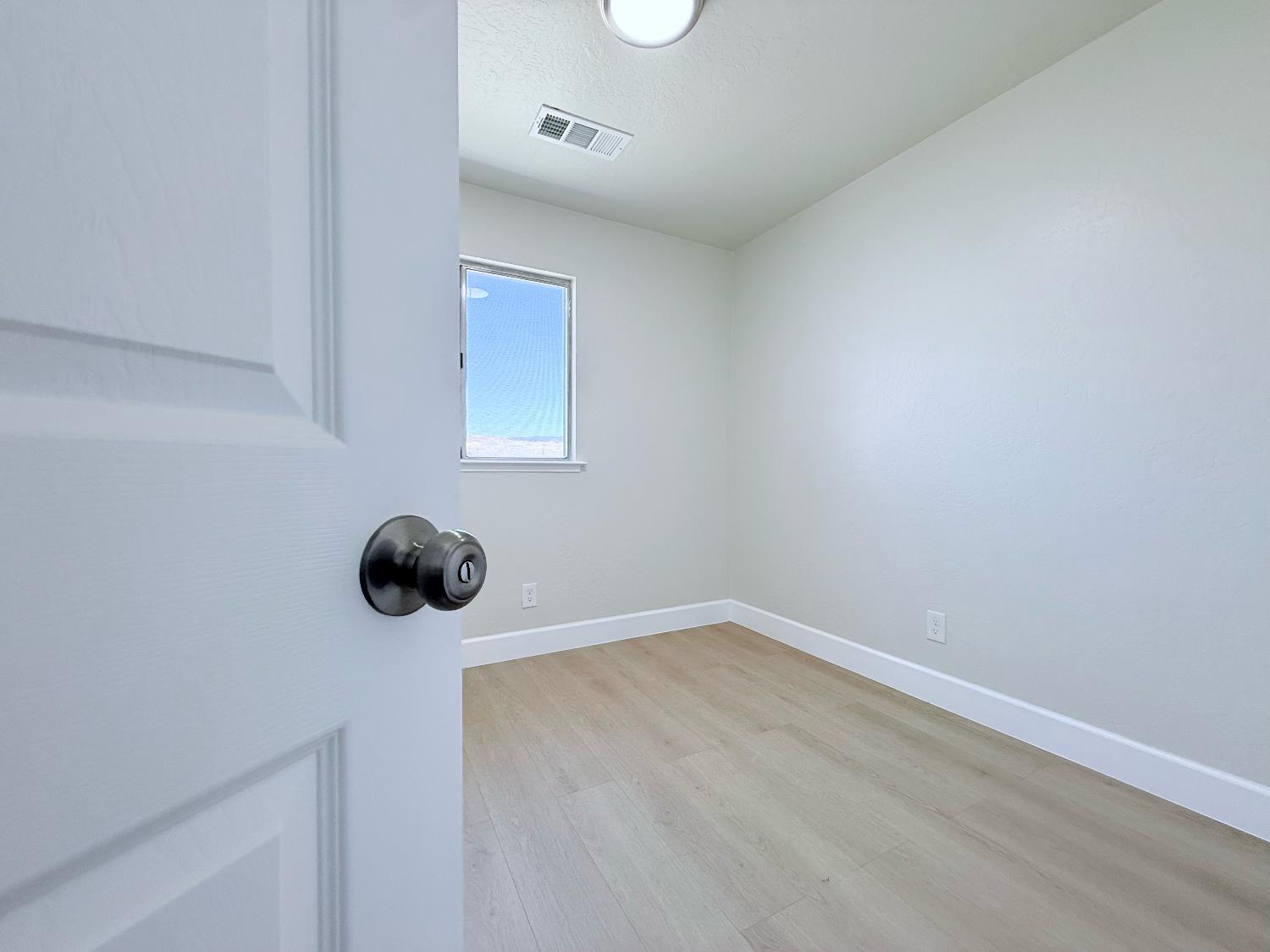 725 S Monterey Ave, Coalinga, CA 93210