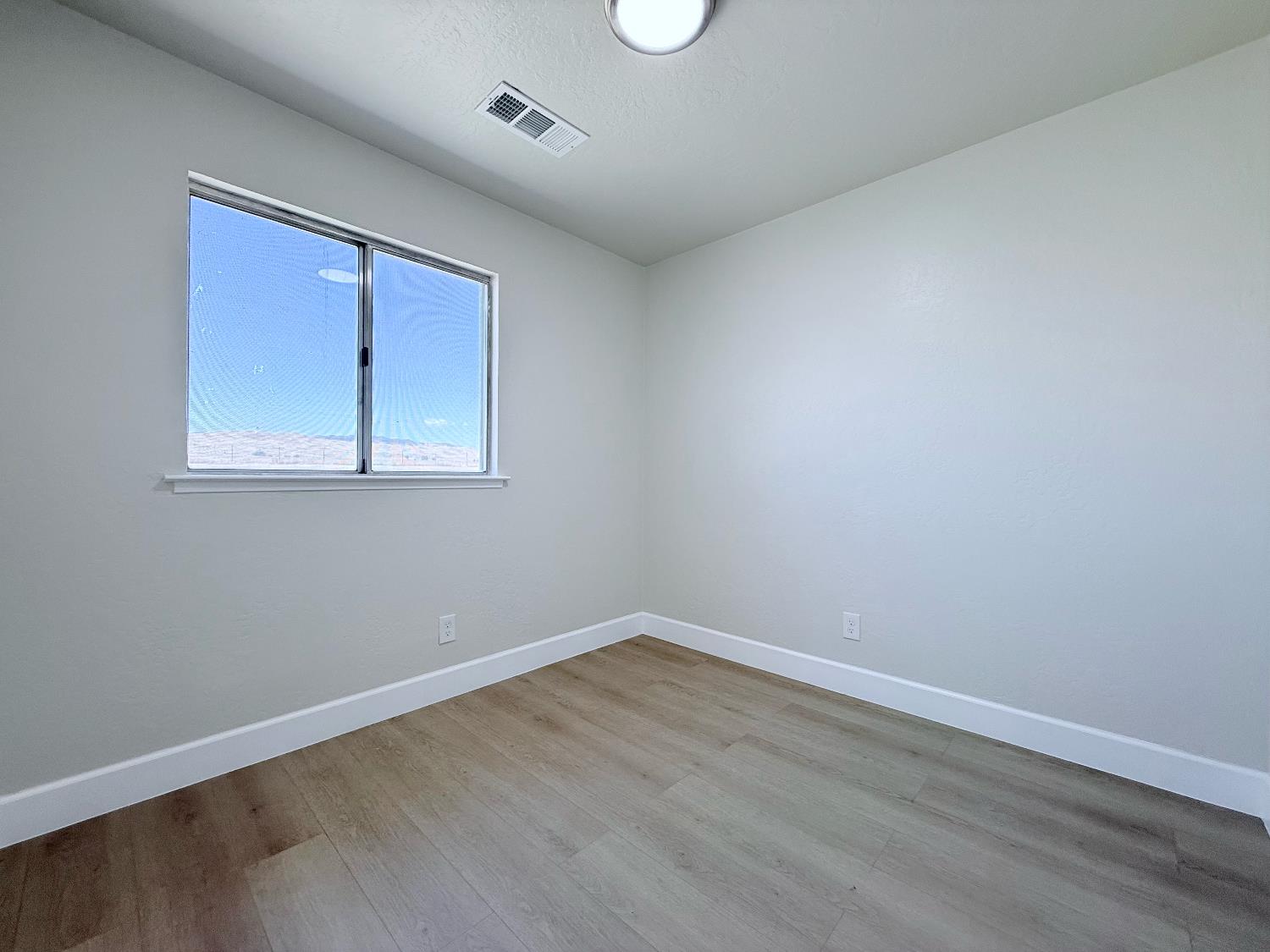 725 S Monterey Ave, Coalinga, CA 93210