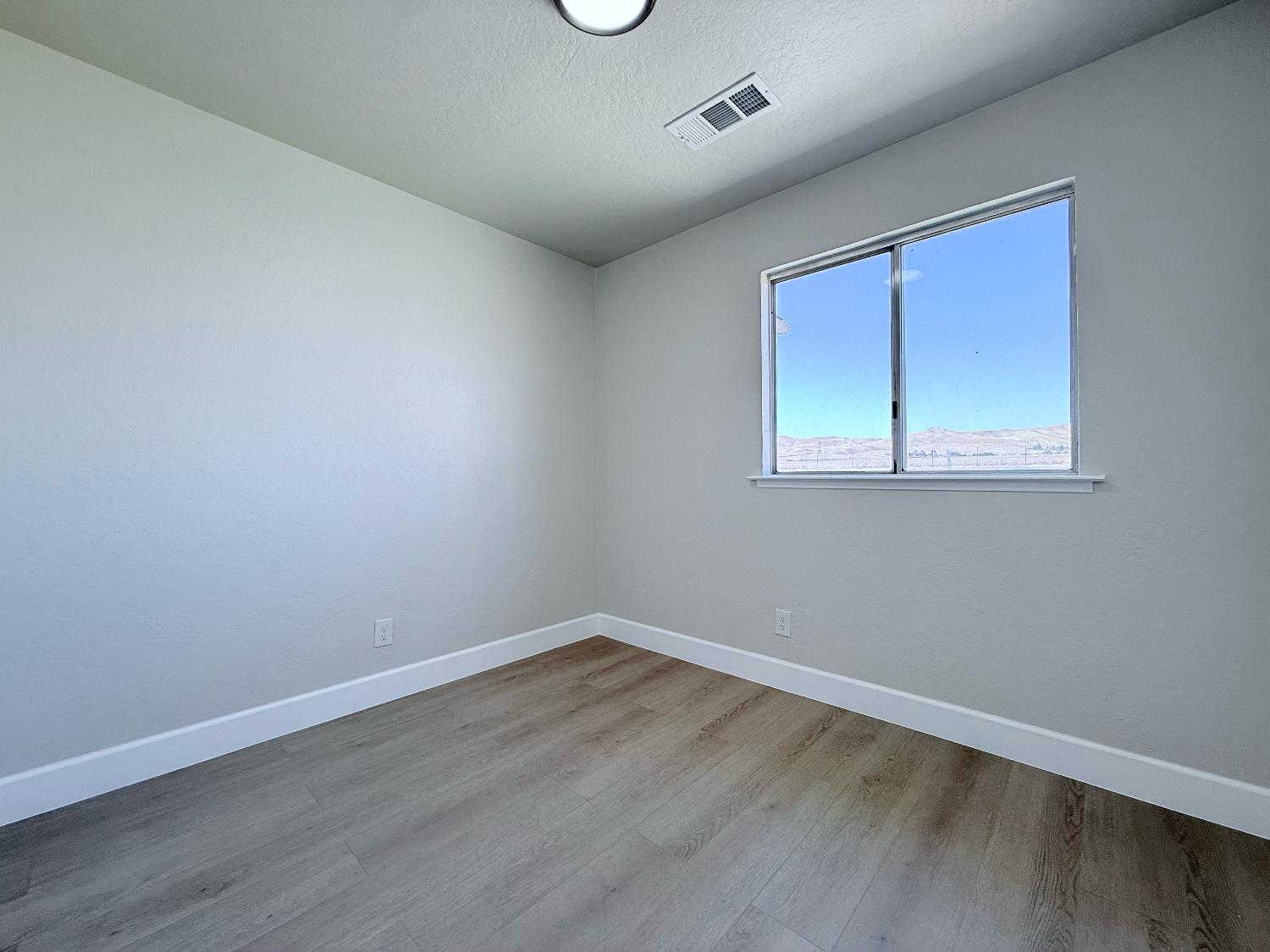 725 S Monterey Ave, Coalinga, CA 93210