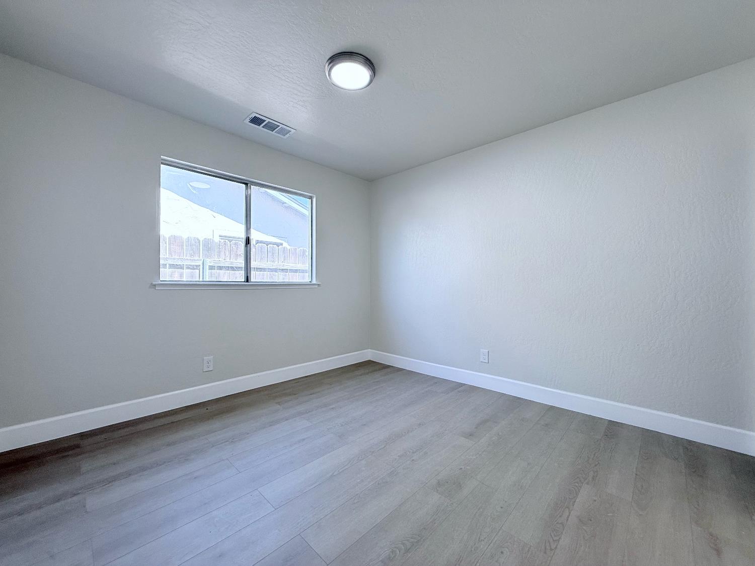 725 S Monterey Ave, Coalinga, CA 93210