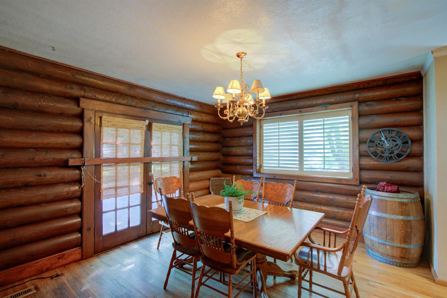 15686 Cozzi Ave, Dos Palos, CA 93620