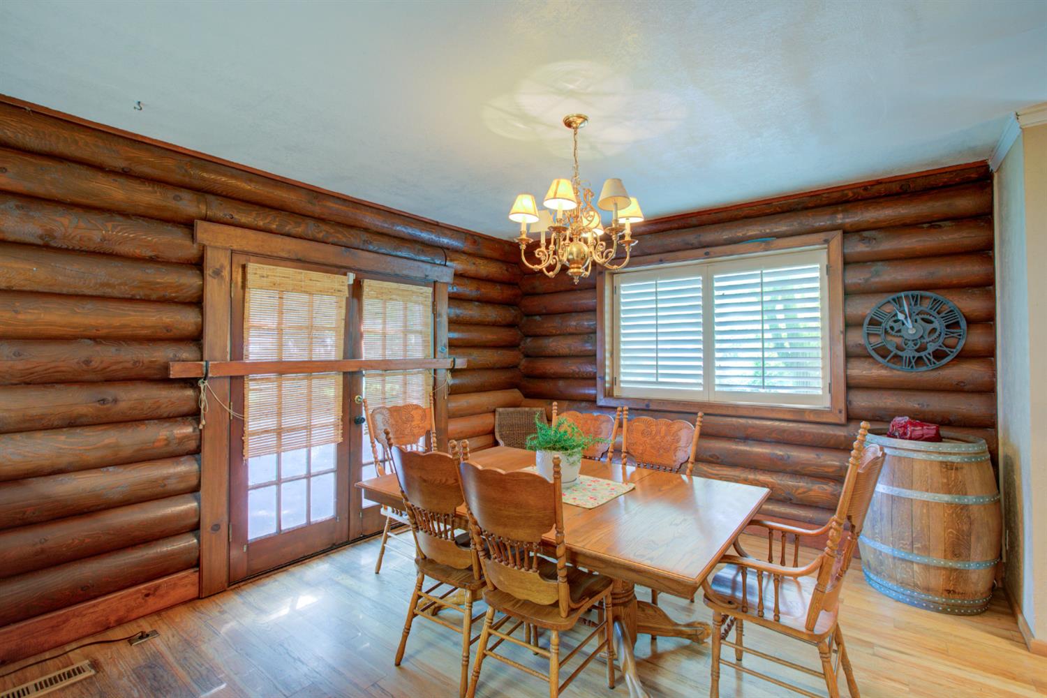 15686 Cozzi Ave, Dos Palos, CA 93620