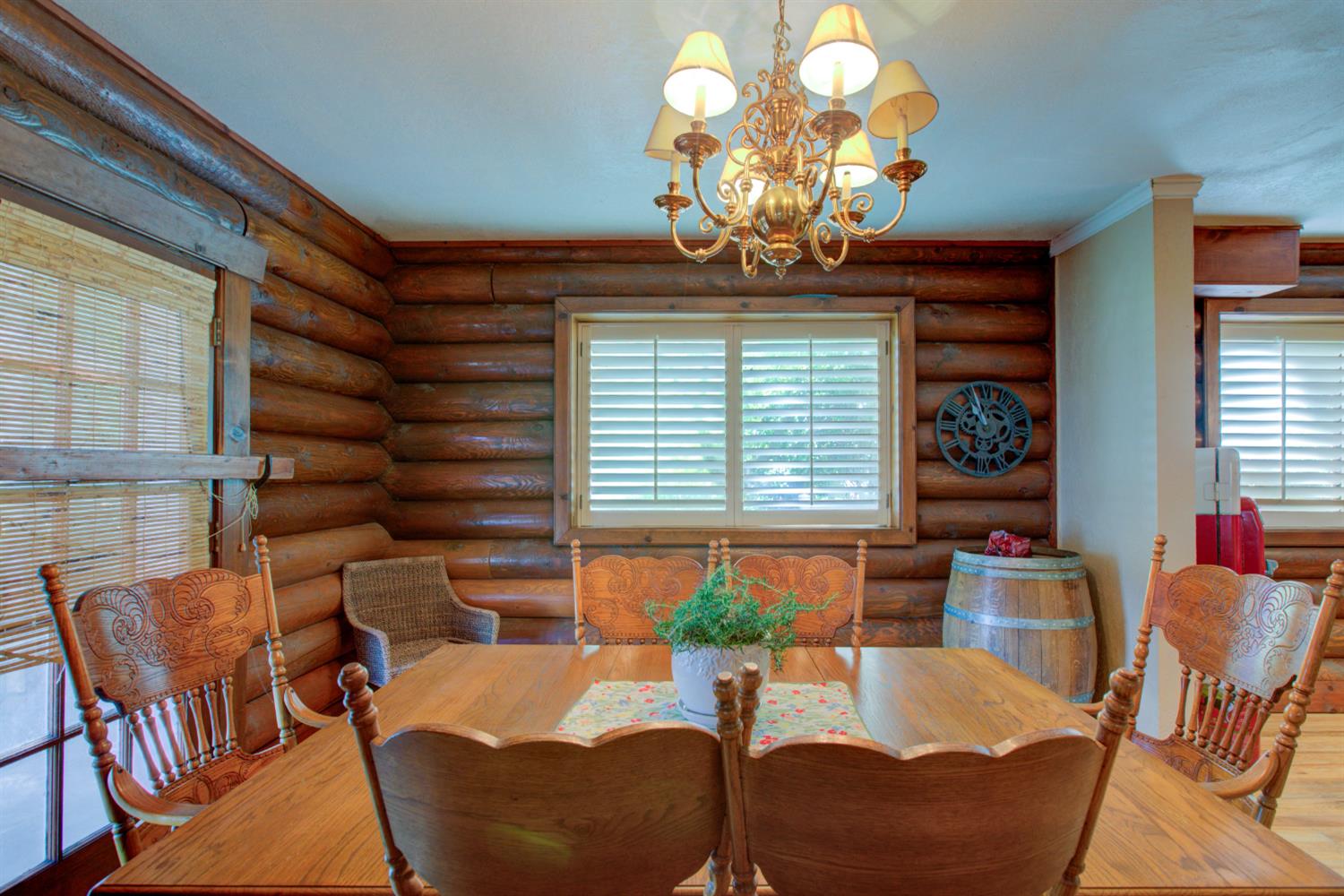 15686 Cozzi Ave, Dos Palos, CA 93620