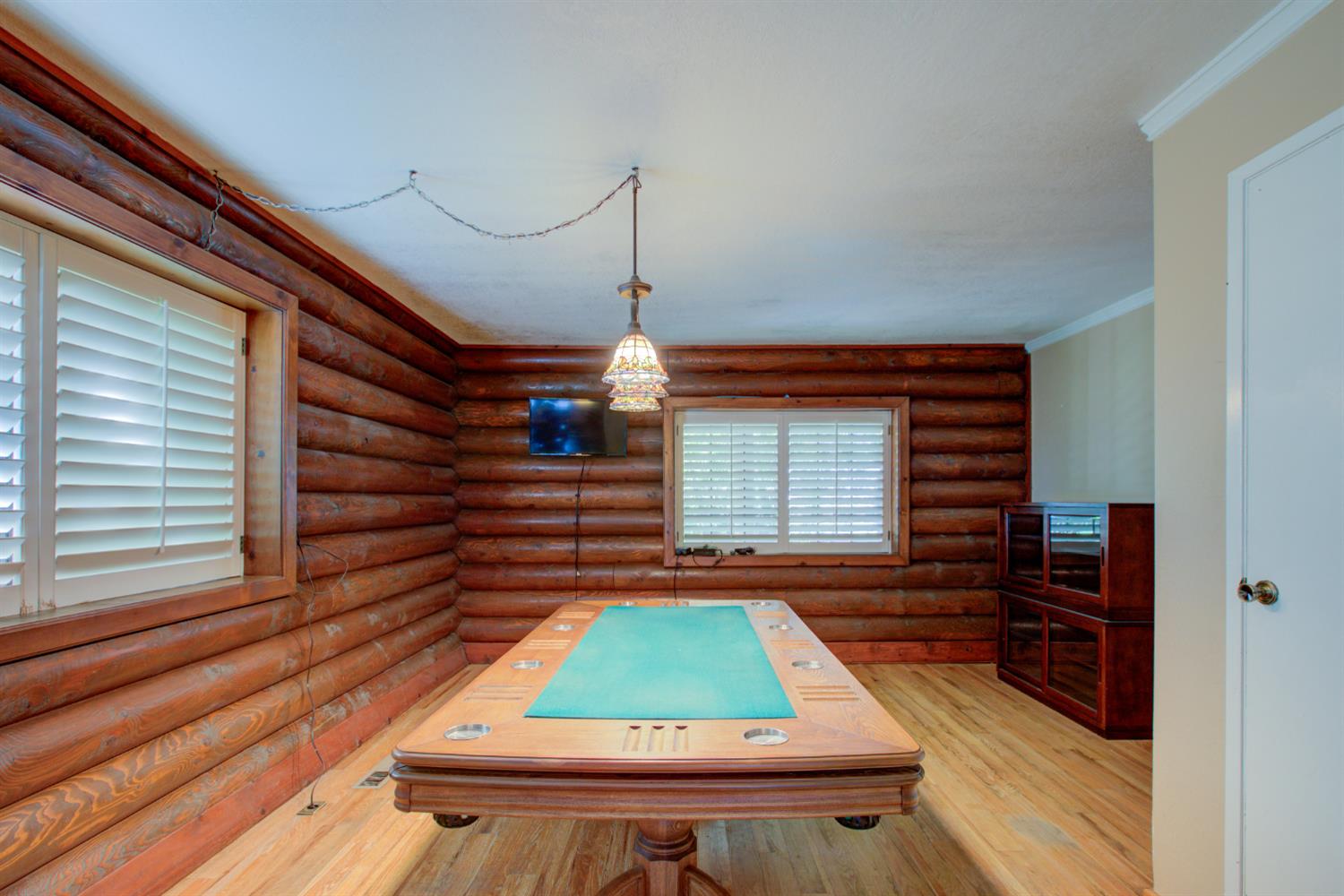 15686 Cozzi Ave, Dos Palos, CA 93620