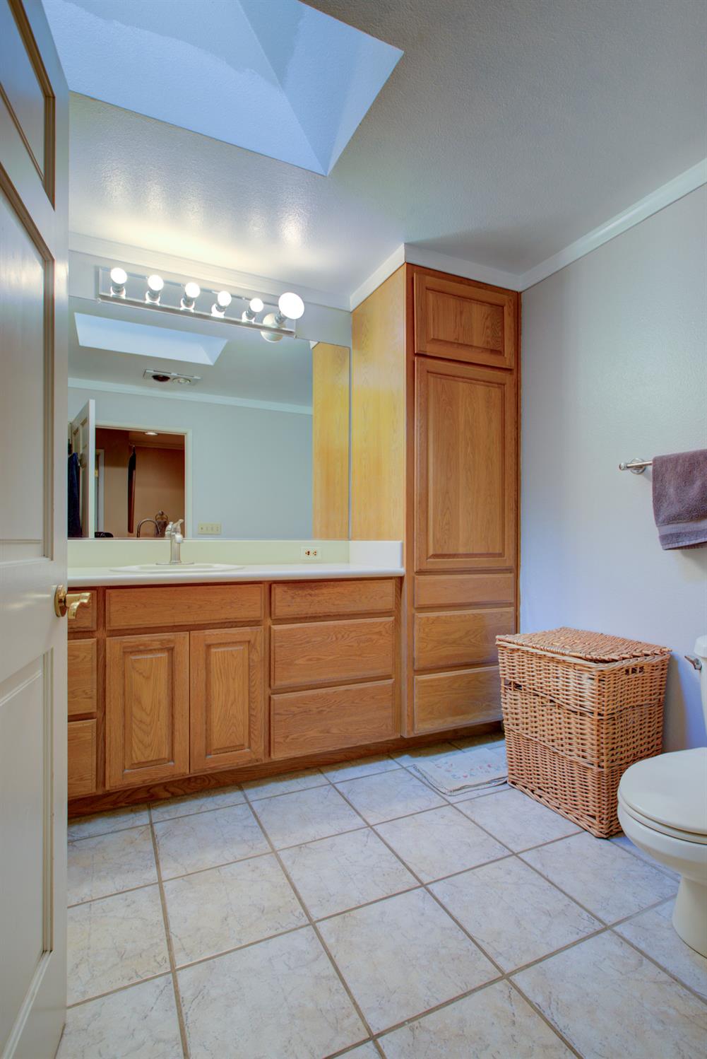 15686 Cozzi Ave, Dos Palos, CA 93620