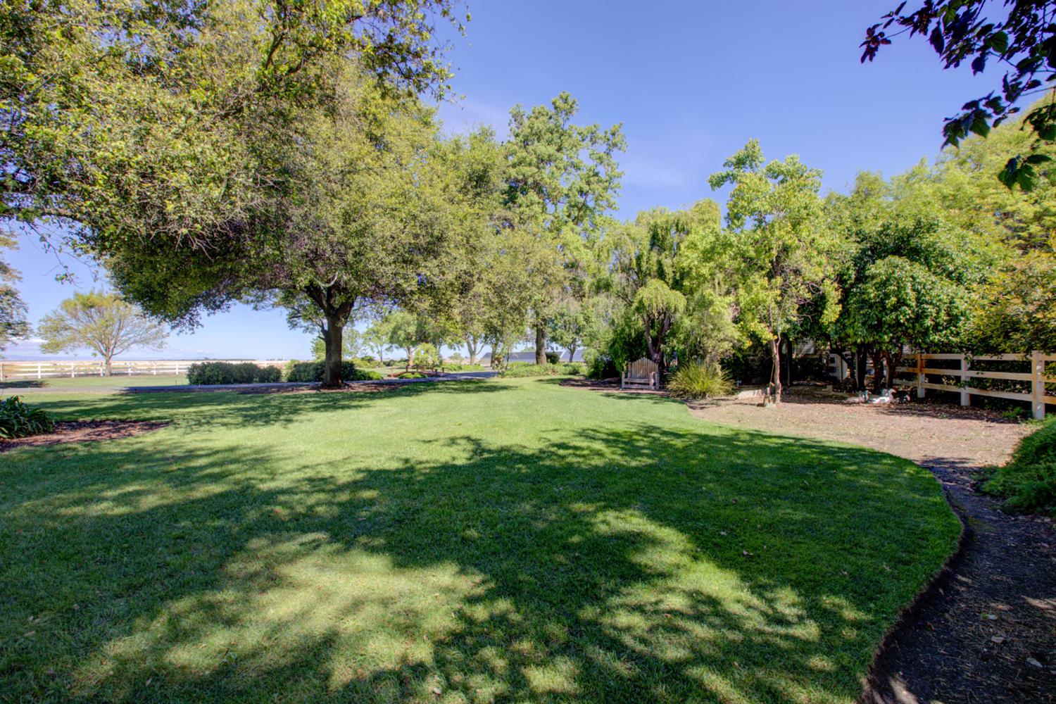 15686 Cozzi Ave, Dos Palos, CA 93620