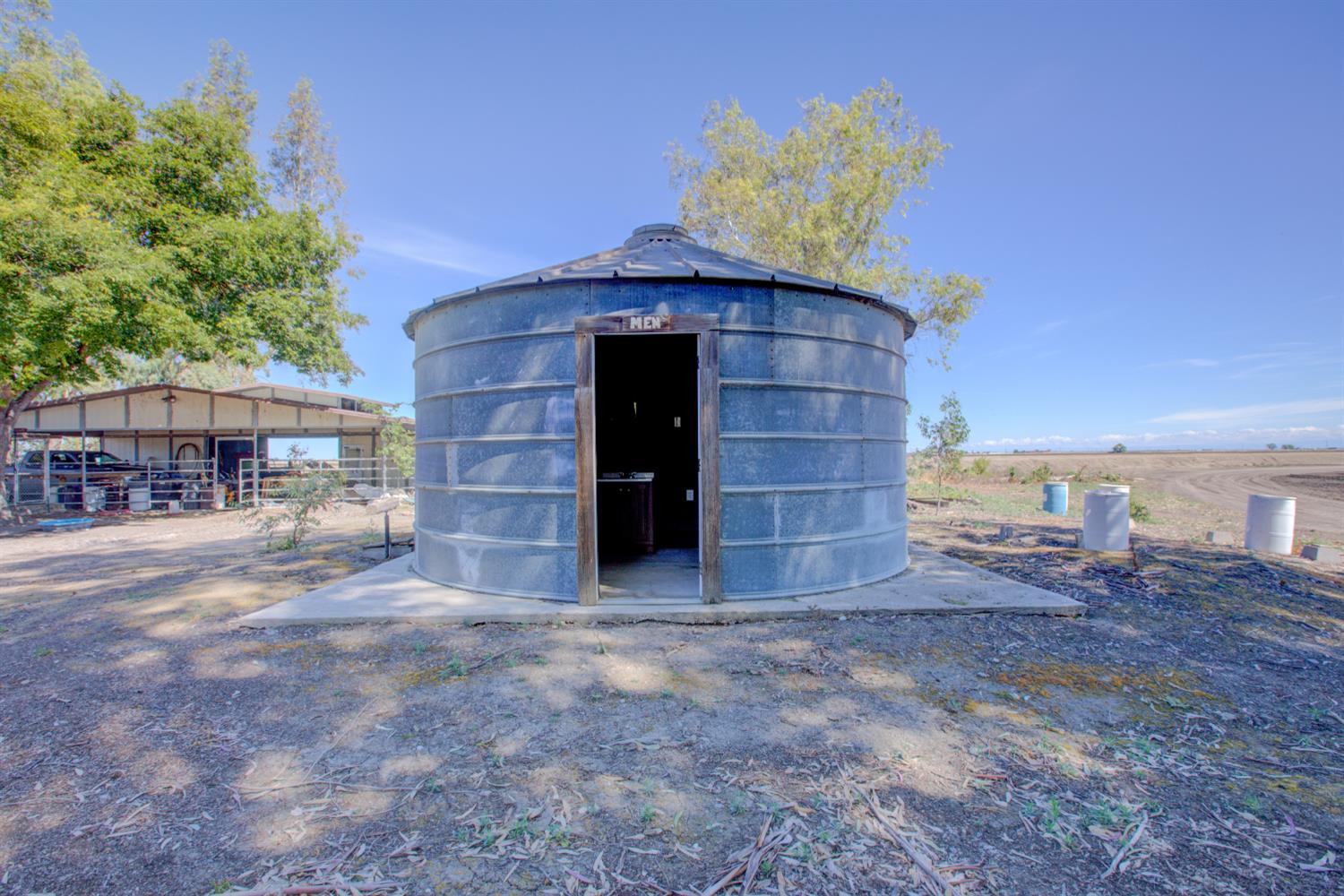 15686 Cozzi Ave, Dos Palos, CA 93620