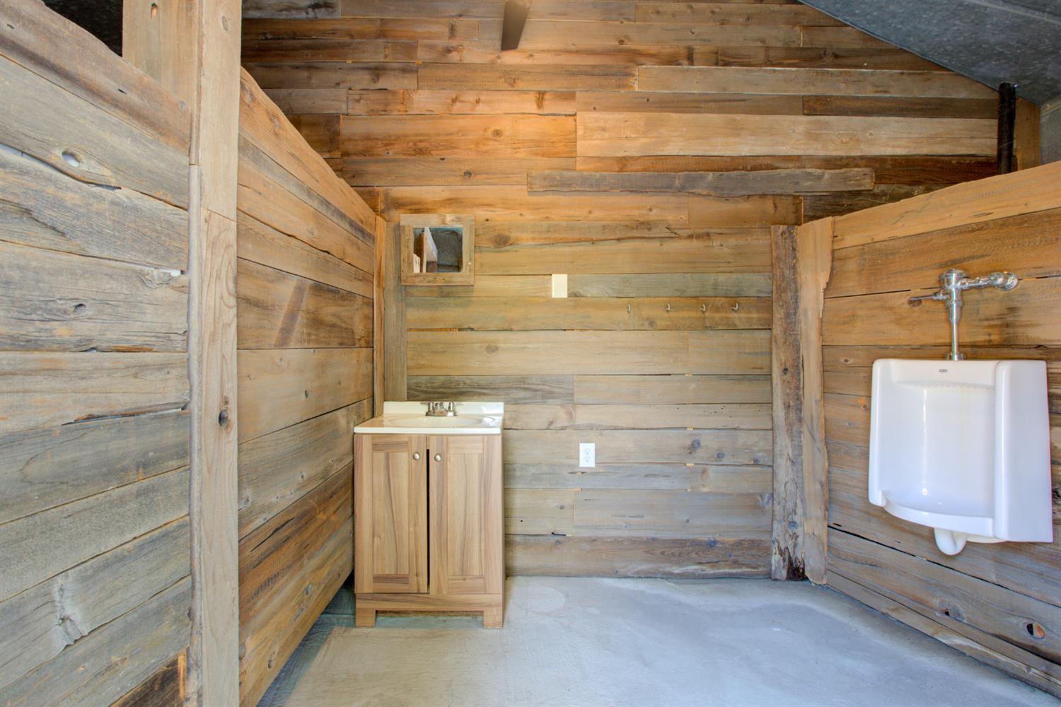 15686 Cozzi Ave, Dos Palos, CA 93620