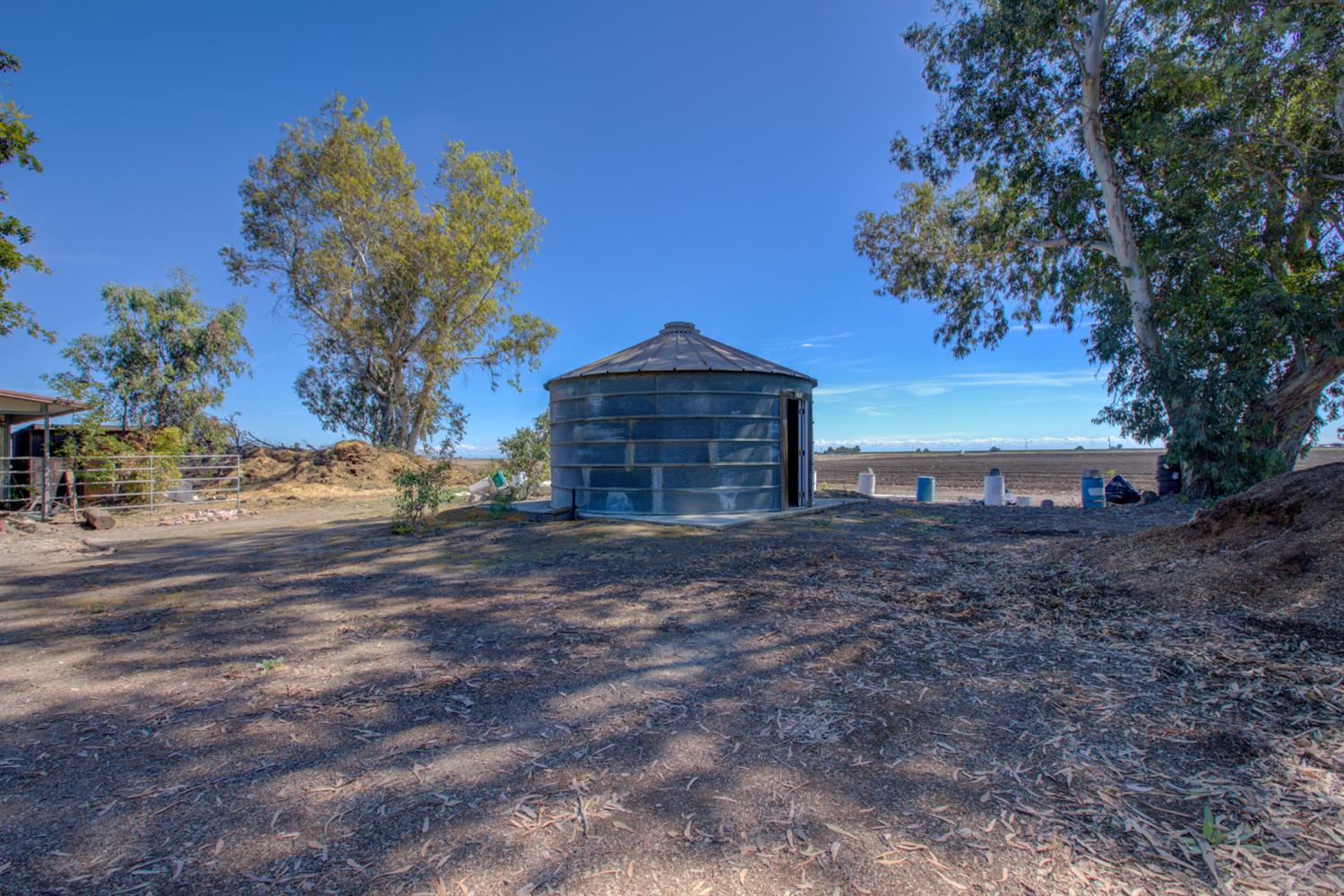 15686 Cozzi Ave, Dos Palos, CA 93620