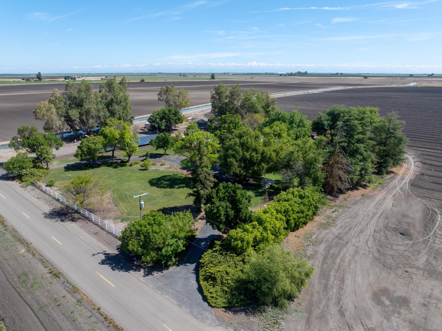 15686 Cozzi Ave, Dos Palos, CA 93620