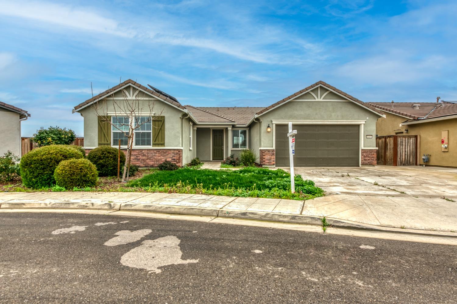 1469 Rinconada Dr, Madera, CA 93637