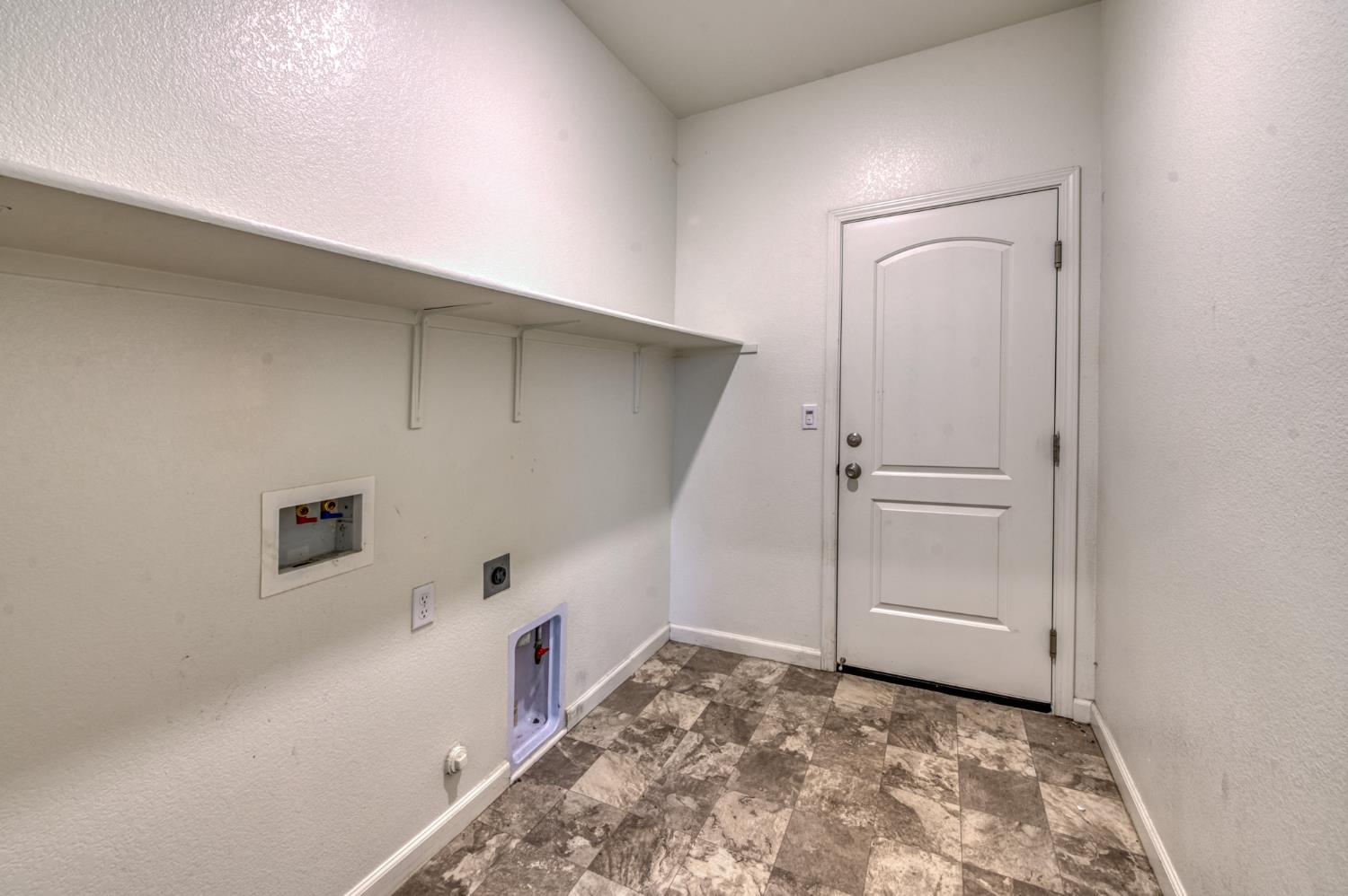 1469 Rinconada Dr, Madera, CA 93637