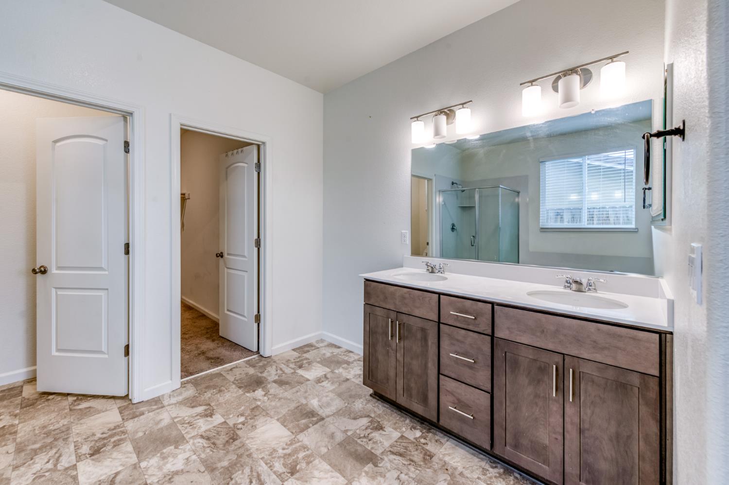 1469 Rinconada Dr, Madera, CA 93637