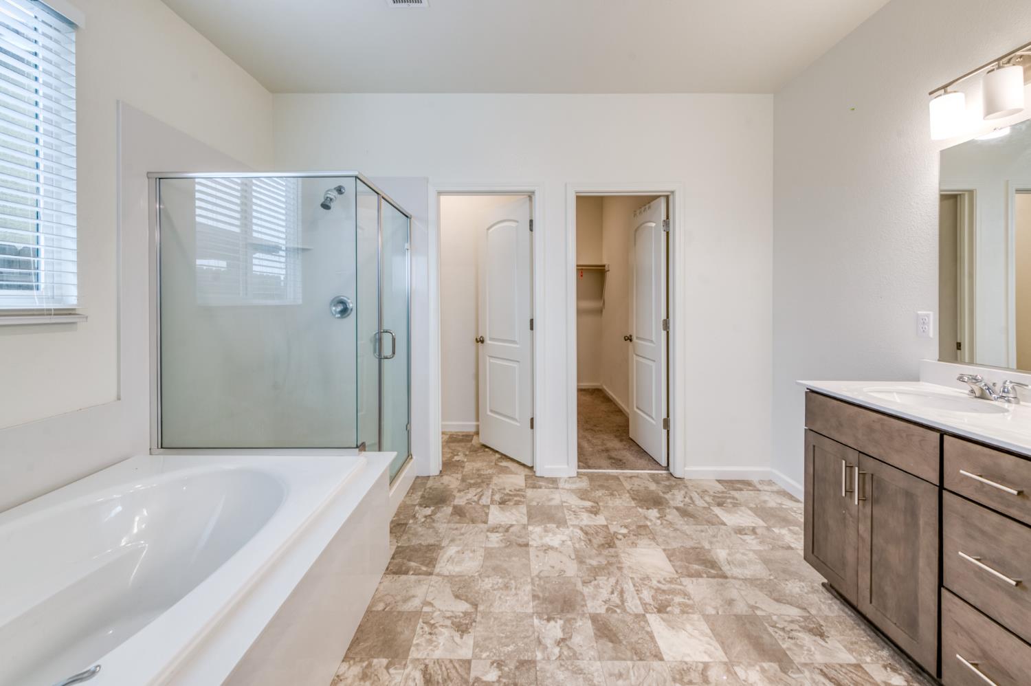 1469 Rinconada Dr, Madera, CA 93637