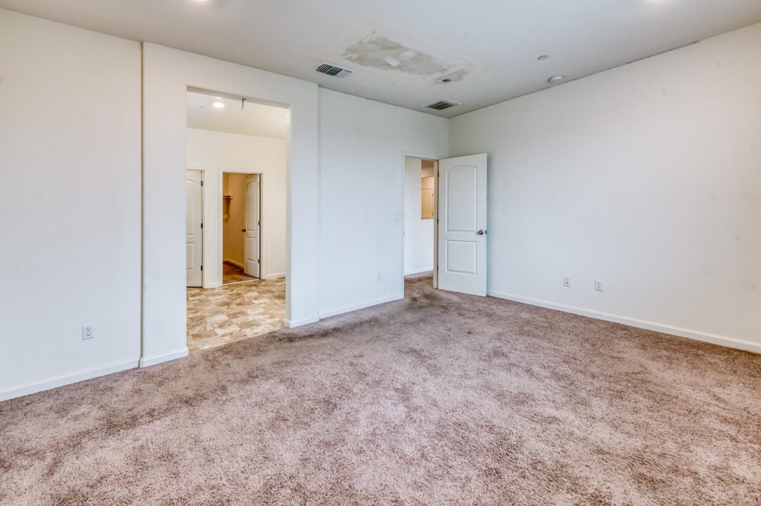 1469 Rinconada Dr, Madera, CA 93637