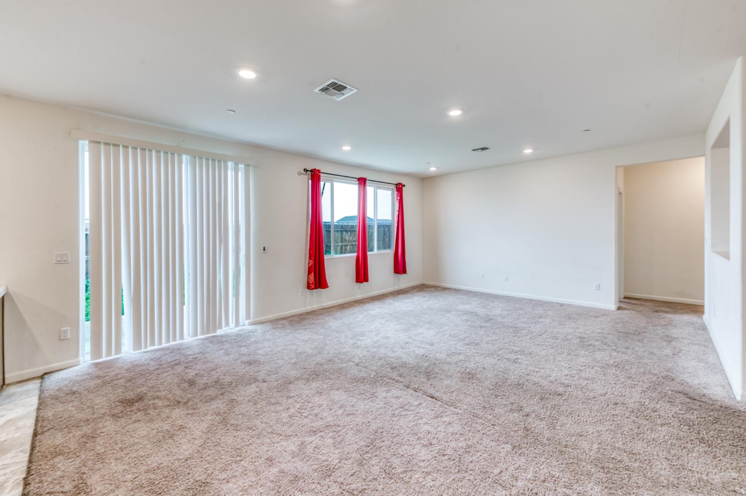 1469 Rinconada Dr, Madera, CA 93637