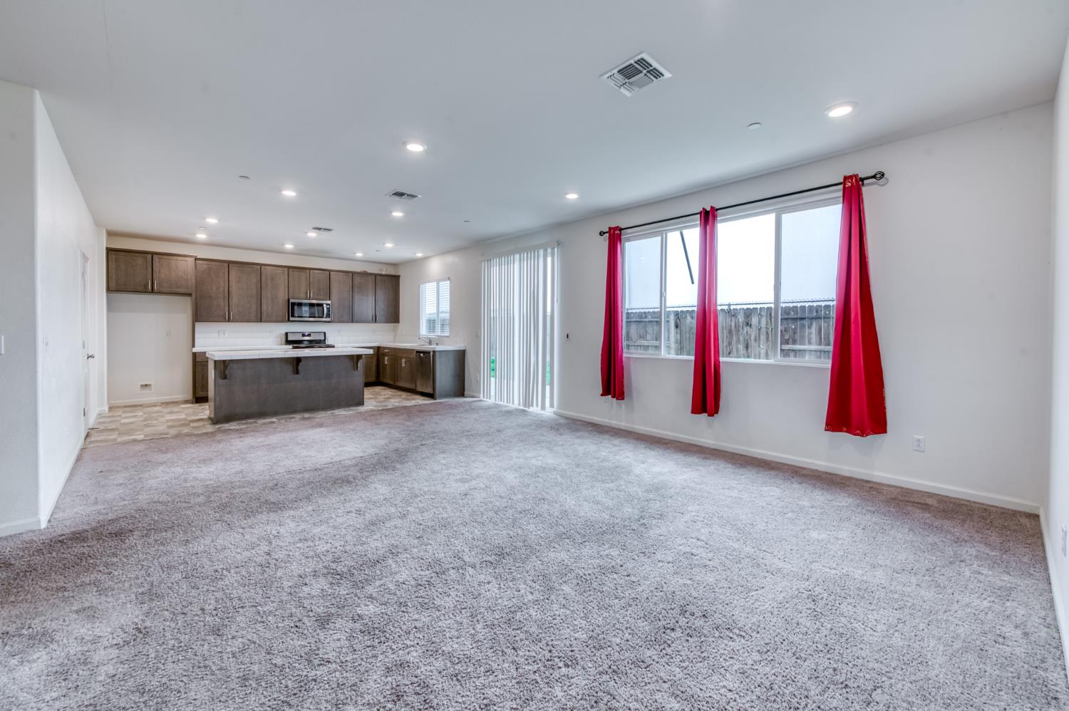 1469 Rinconada Dr, Madera, CA 93637