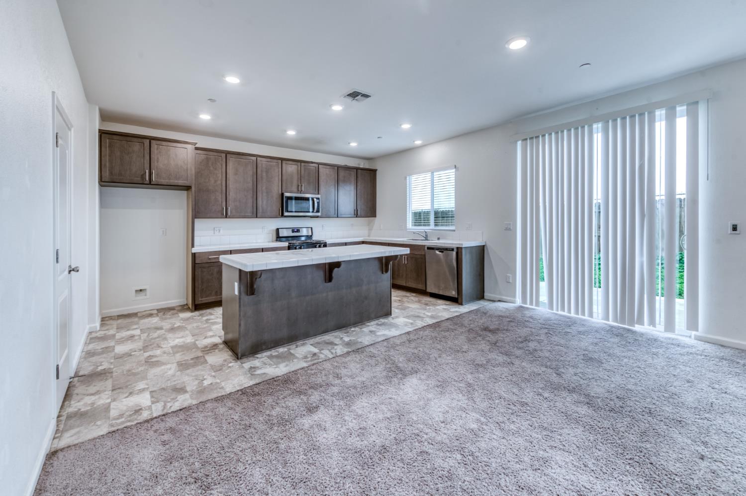 1469 Rinconada Dr, Madera, CA 93637