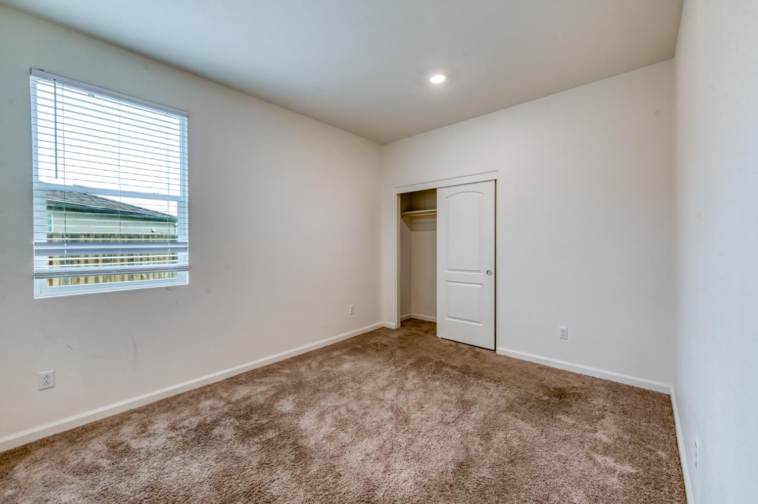 1469 Rinconada Dr, Madera, CA 93637