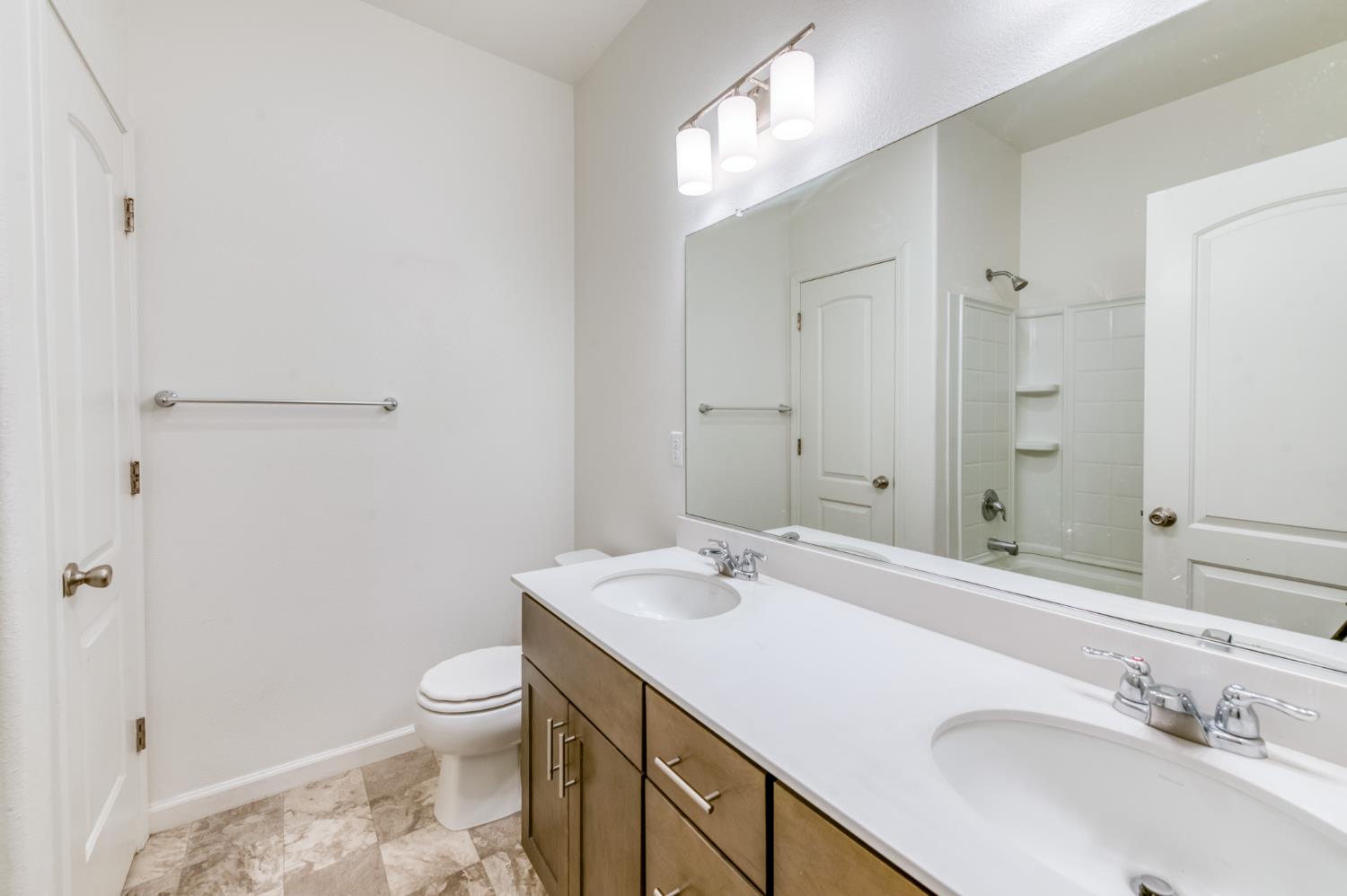 1469 Rinconada Dr, Madera, CA 93637