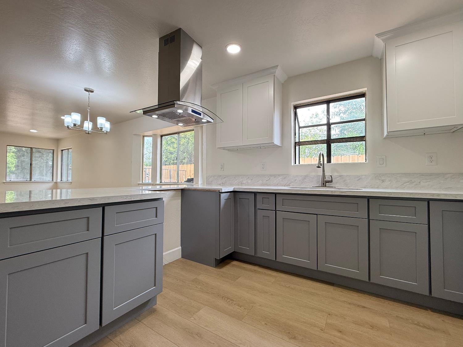 4472 N Cornelia Ave, Fresno, CA 93722