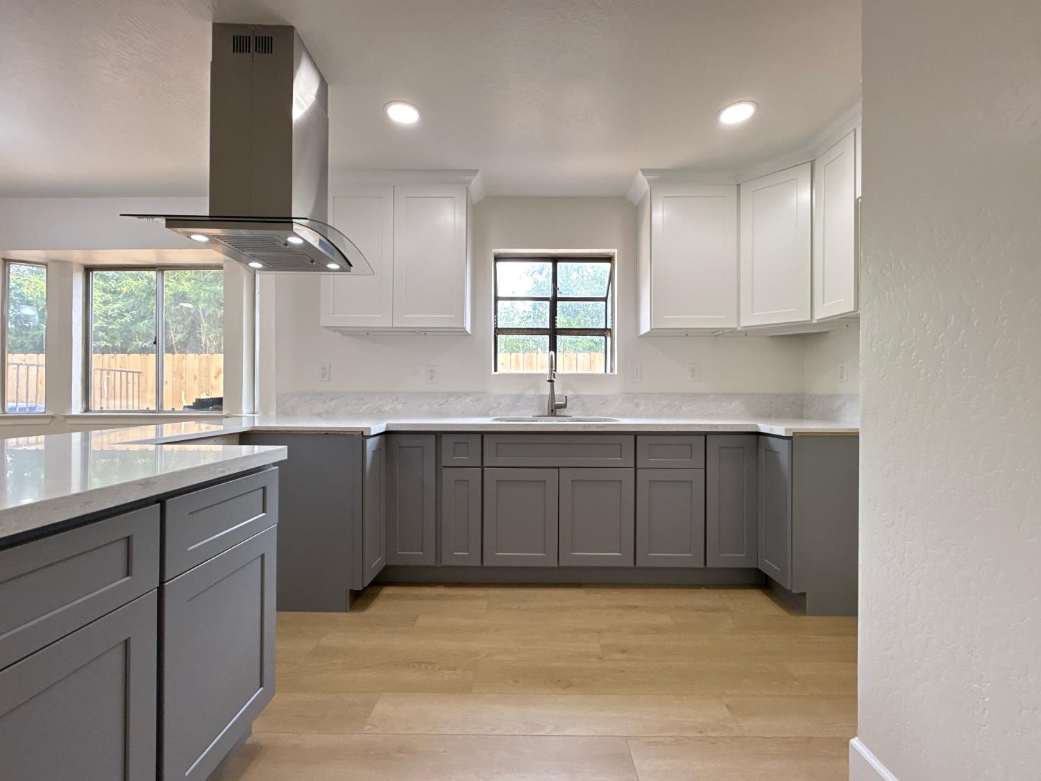 4472 N Cornelia Ave, Fresno, CA 93722