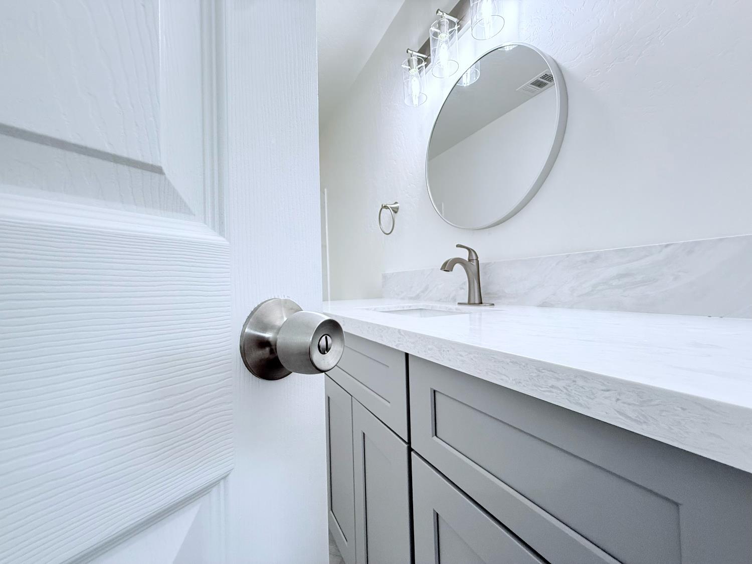 4472 N Cornelia Ave, Fresno, CA 93722