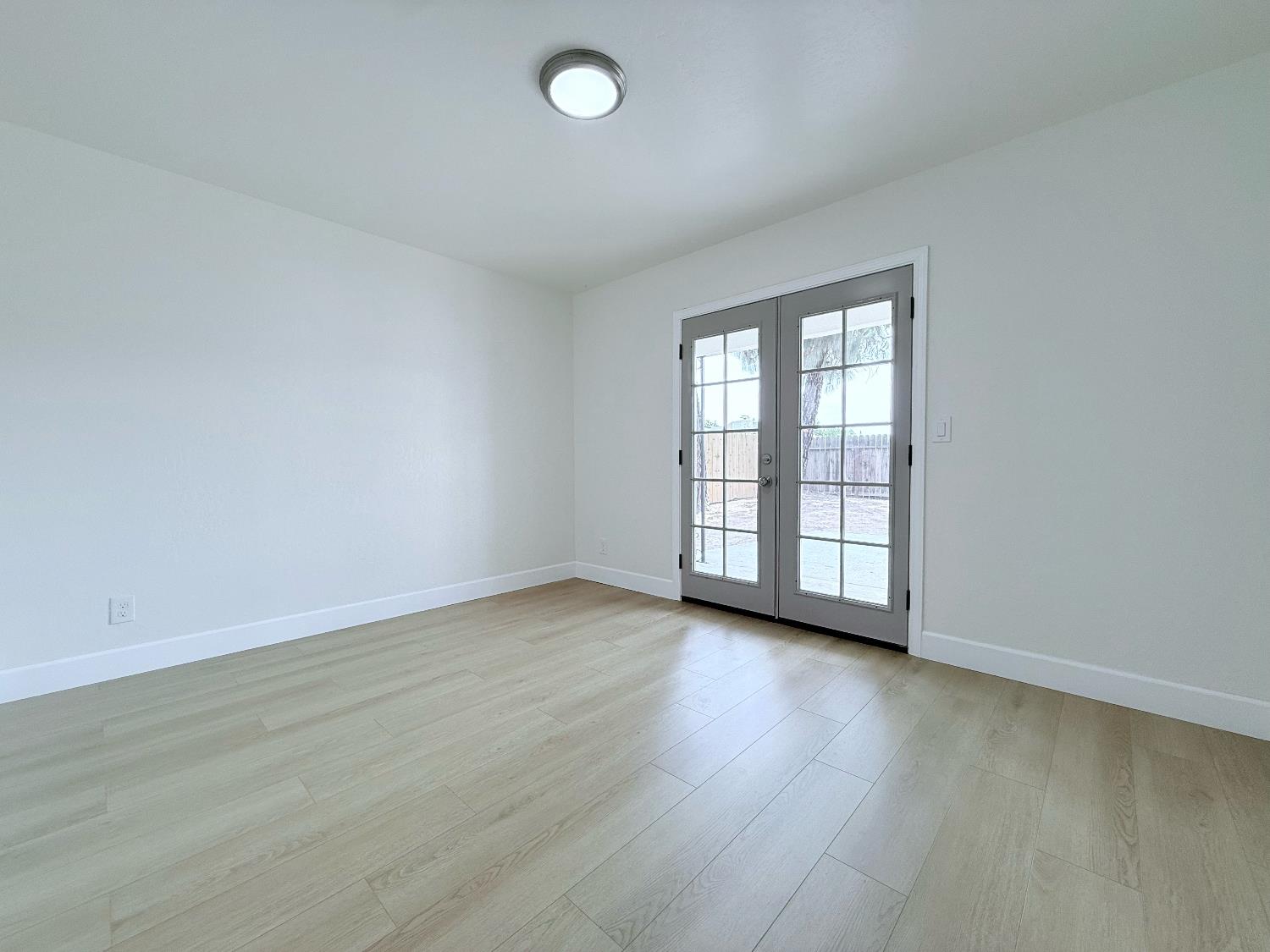 4472 N Cornelia Ave, Fresno, CA 93722